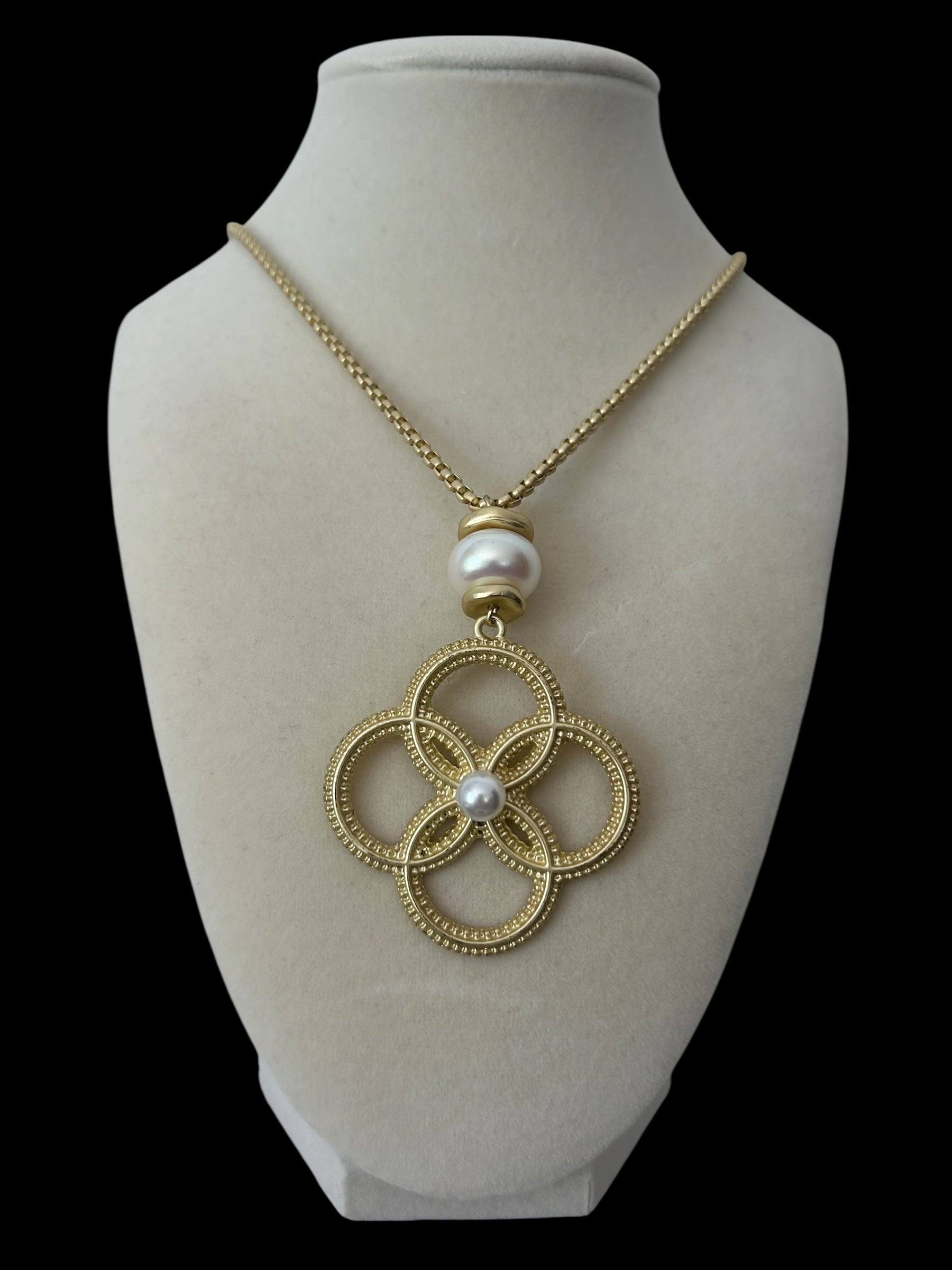 Aura necklace